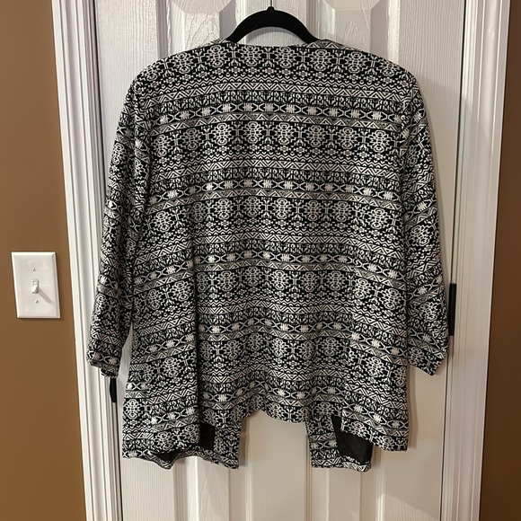 CJ Banks black and white Jacket, size 2X, tapestry design - Picture 5 of 8